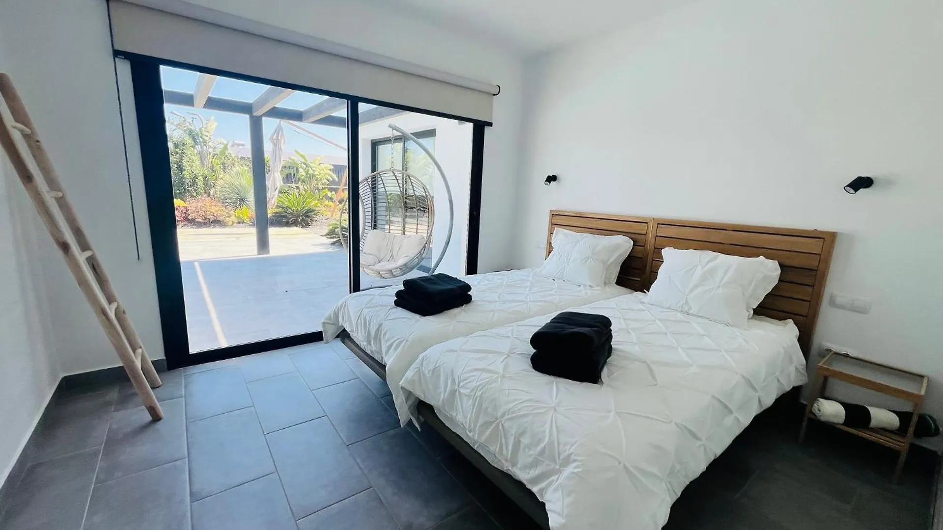 Casa Carica With Heated Pool In Lajares Apartment