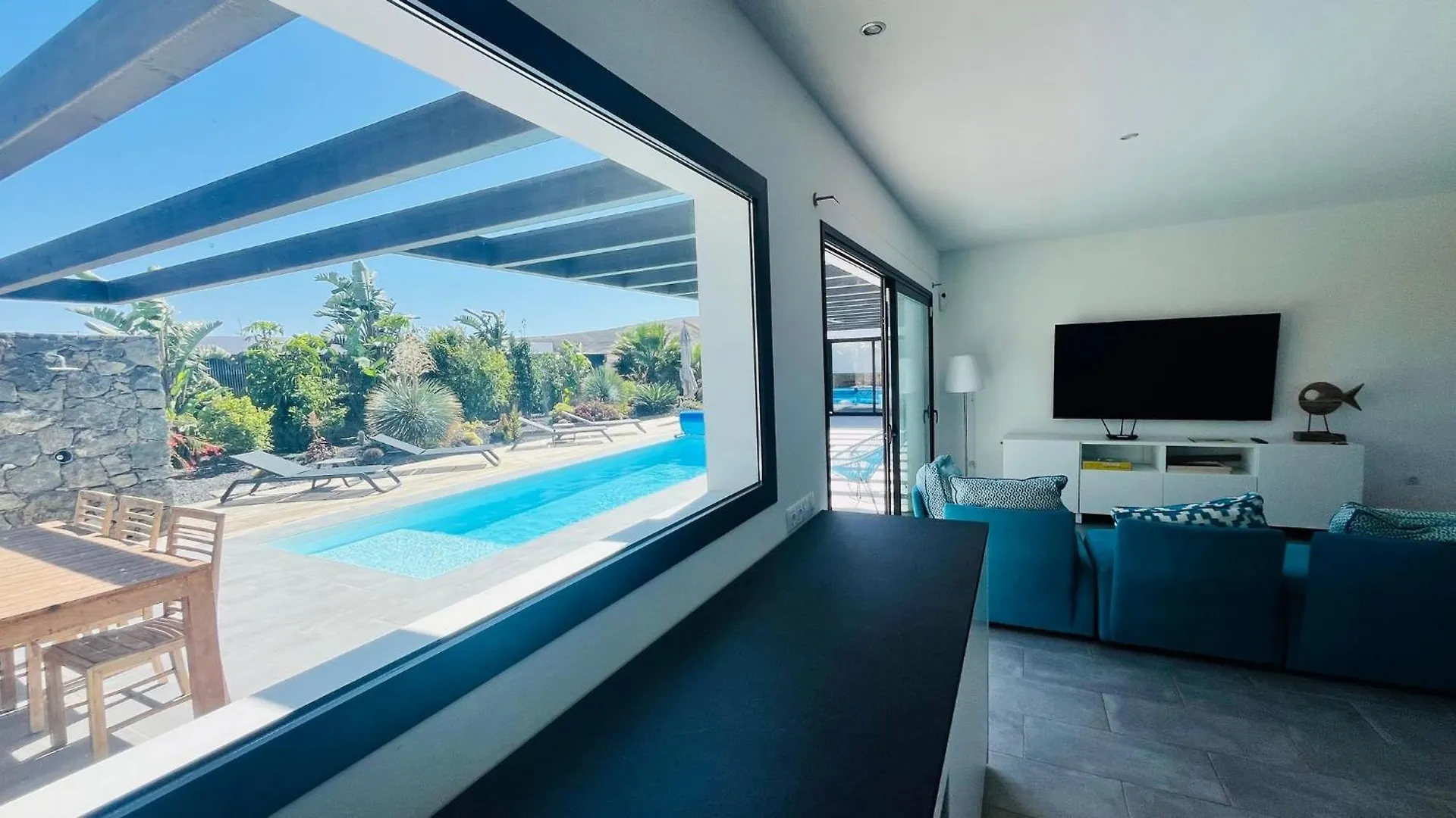 Casa Carica With Heated Pool In Lajares Apartment