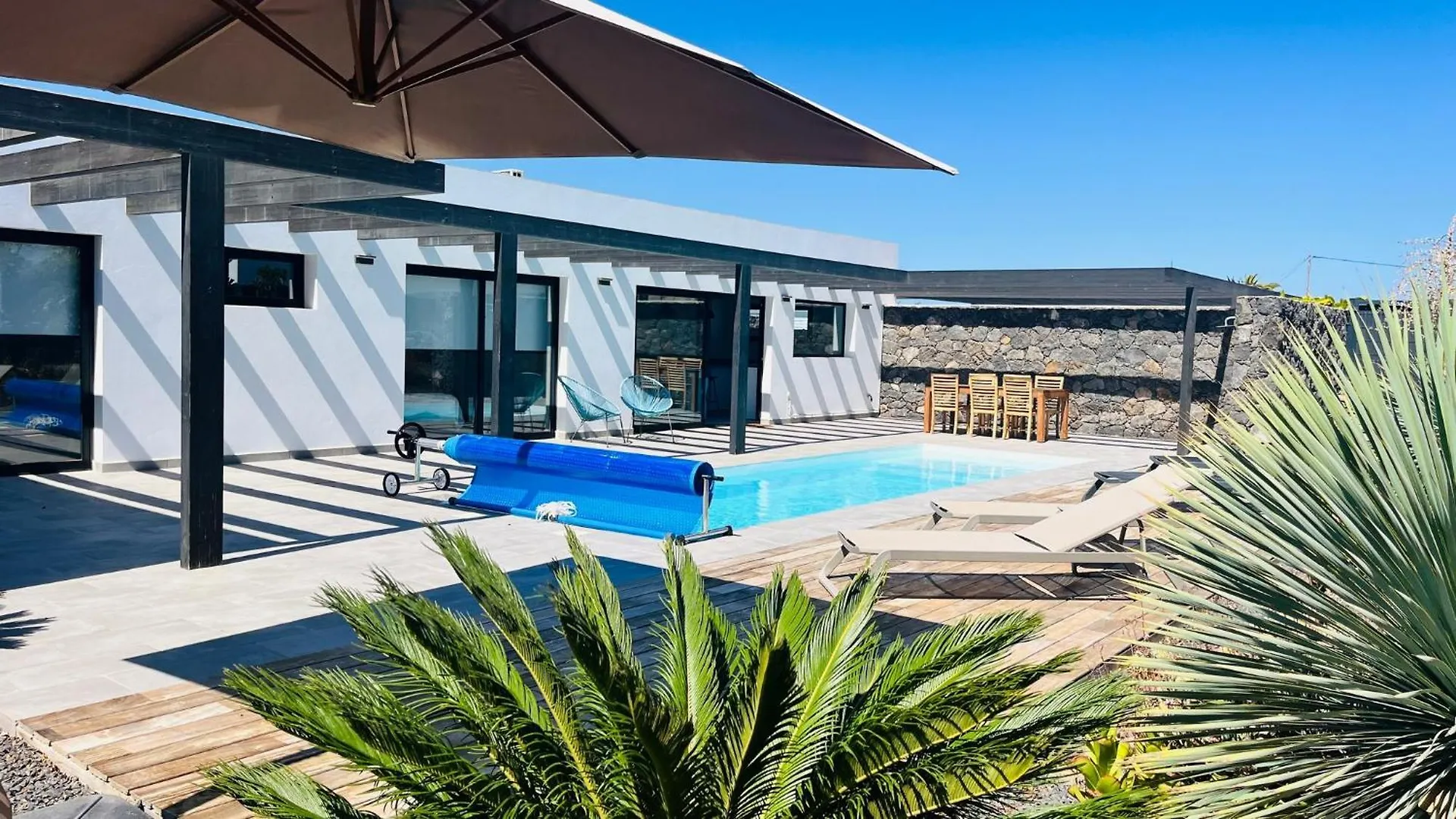 Casa Carica With Heated Pool In Lajares Apartment