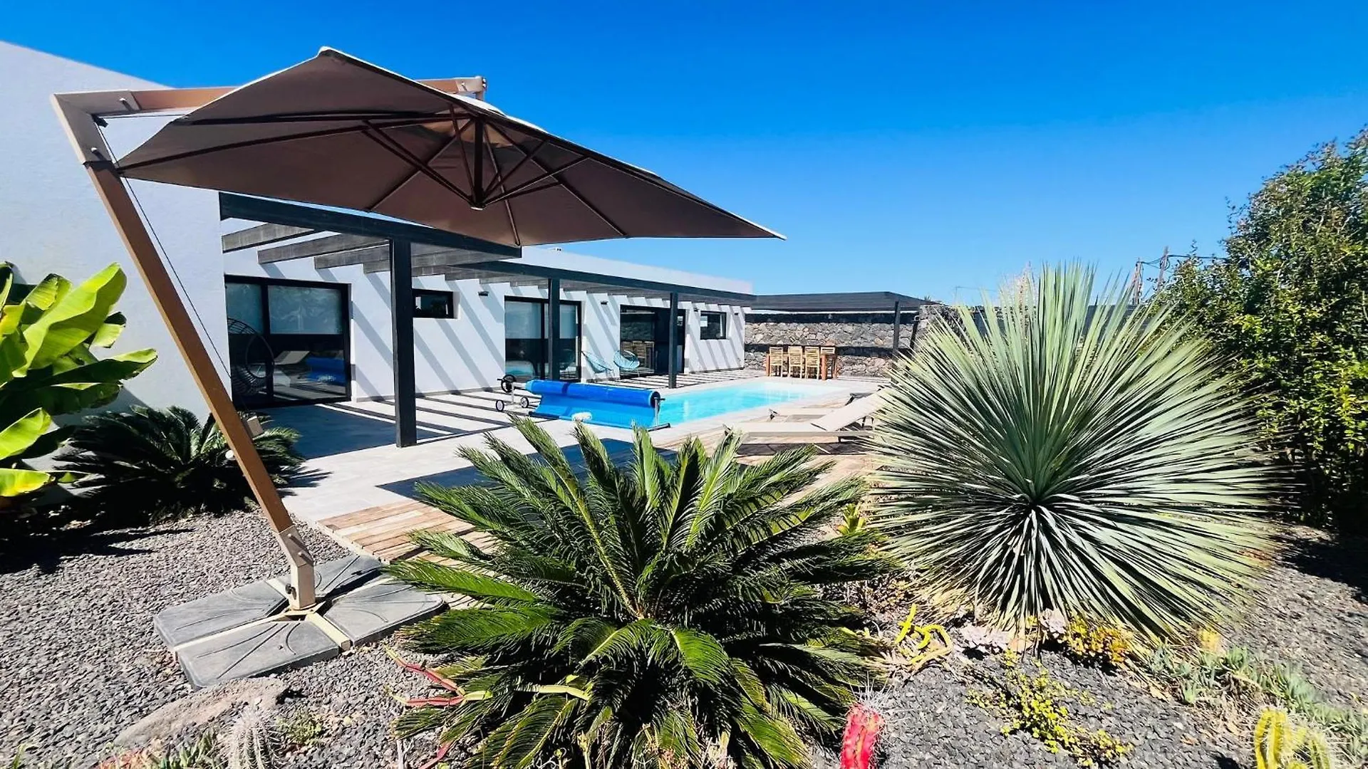 Casa Carica With Heated Pool In Lajares Apartment